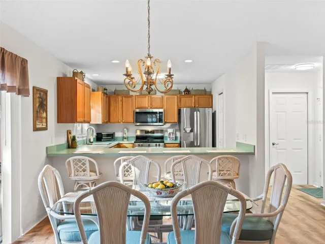 Eating Area looking into Kitchen