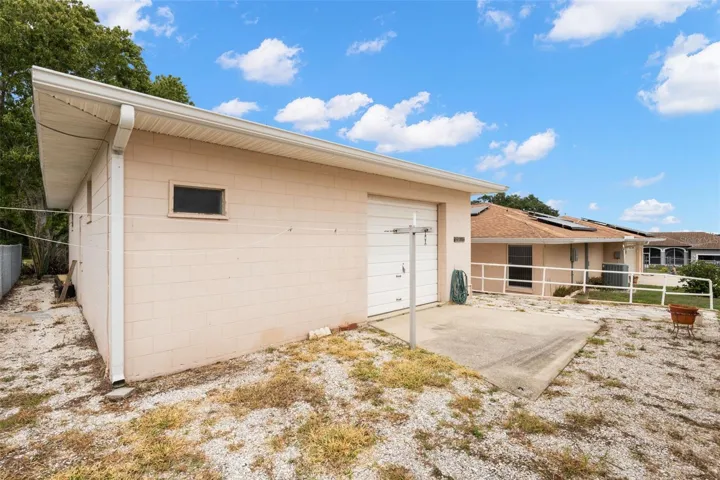 Detached Garage