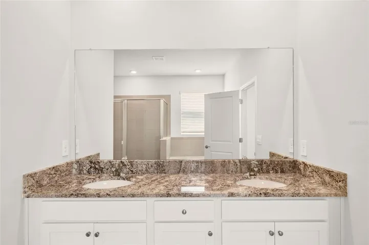 6186 SW 93rd Loop Ocala Primary bath