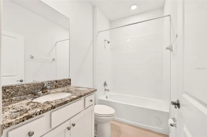 6186 SW 93rd Loop Ocala Guest Bath