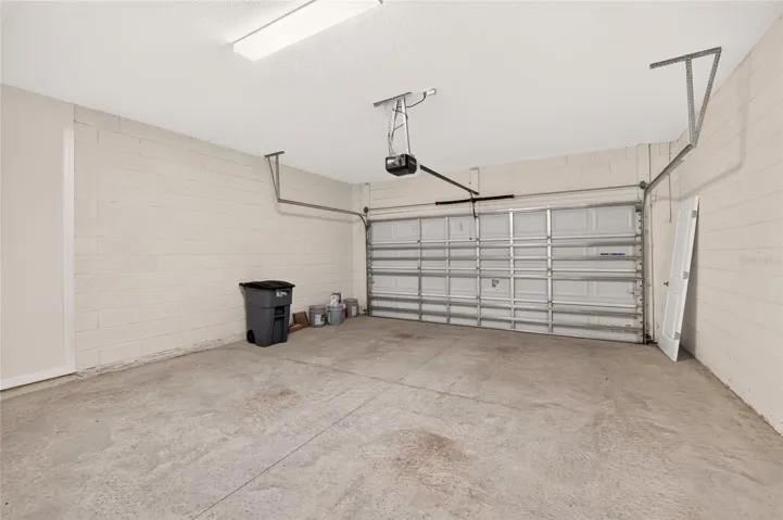 6186 SW 93rd Loop Ocala 2 car garage