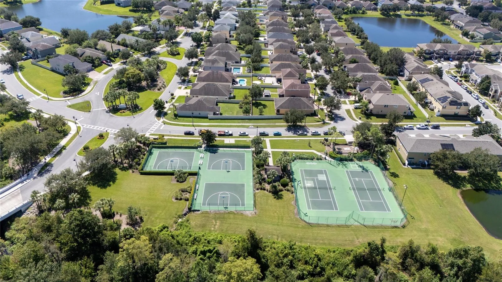 Tennis and recreation courts