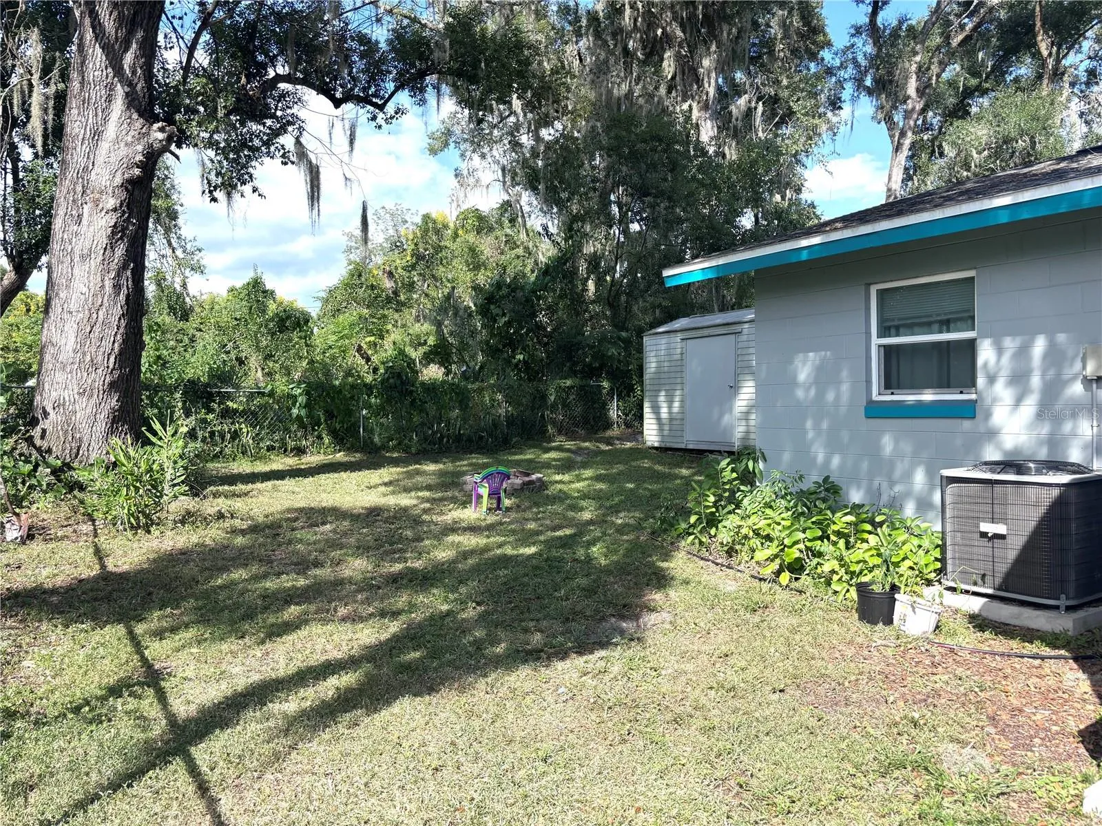 Spacious fenced yard