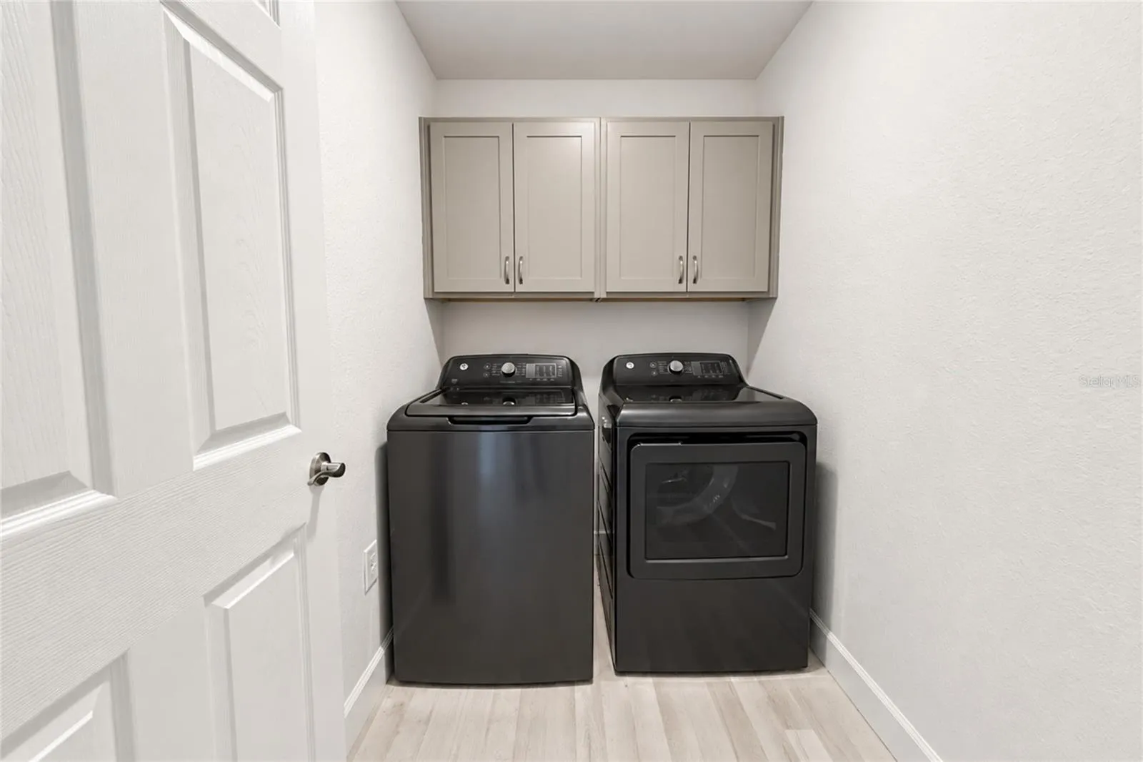 LAUNDRY ROOM. APPLIANCES INCLUDED.