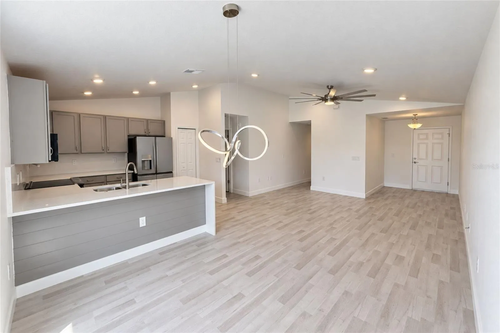 OPEN FLOOR PLAN