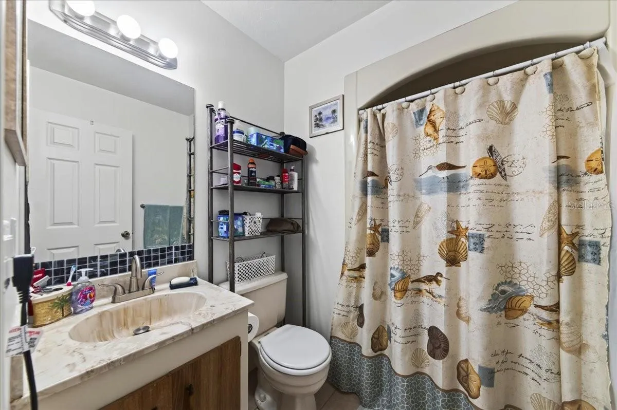 Unit 847 ensuite bathroom to bedroom 1