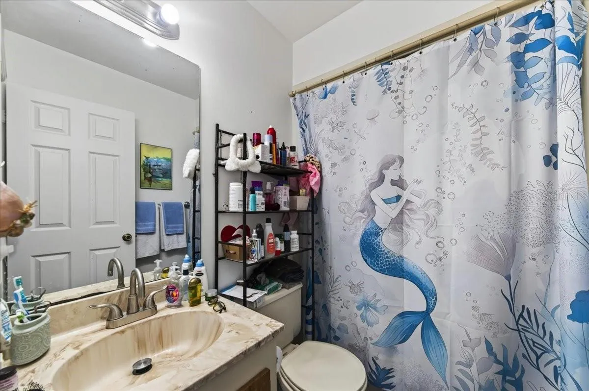 Unit 847 ensuite bathroom to bedroom 2