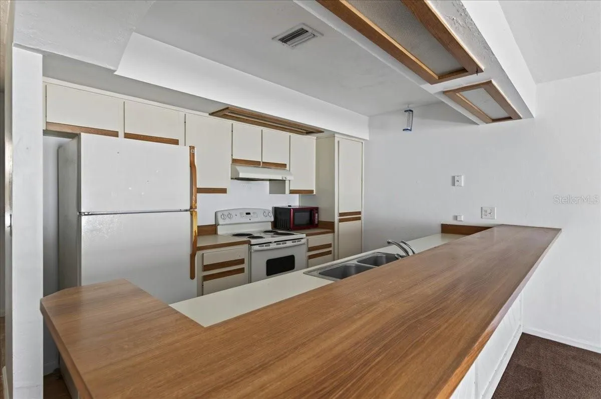 Unit 845 Kitchen