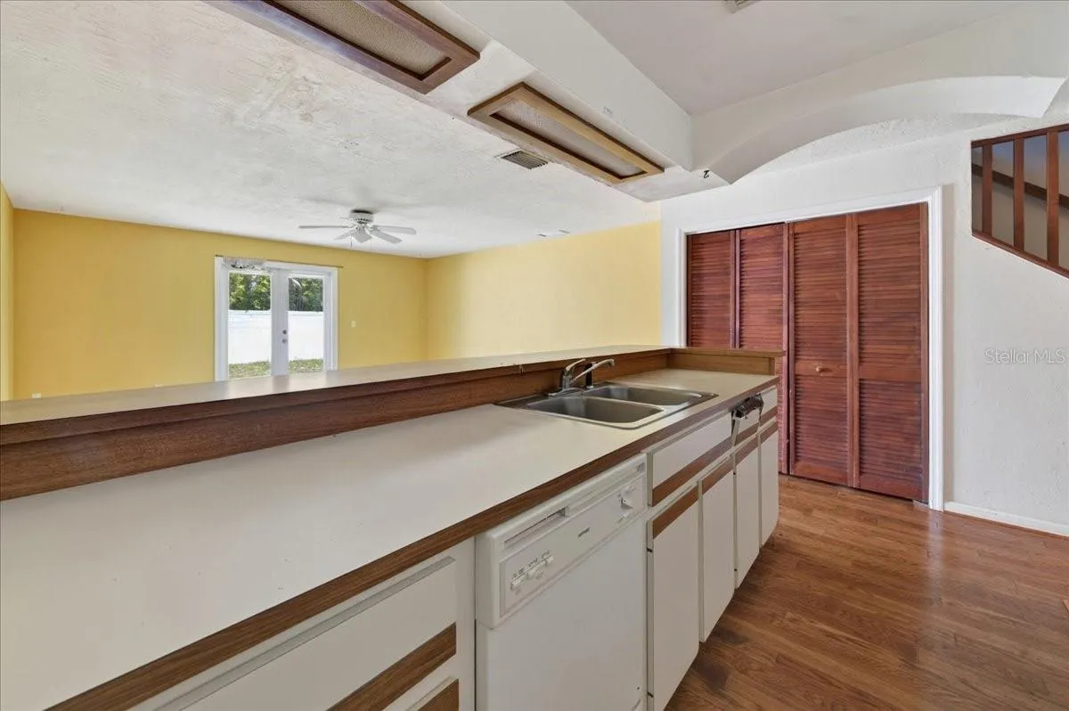 Unit 841 Kitchen