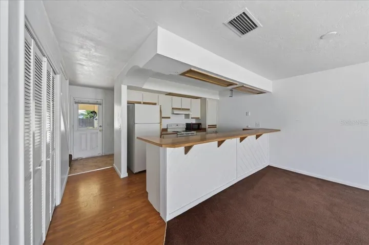 Unit 845 kitchen