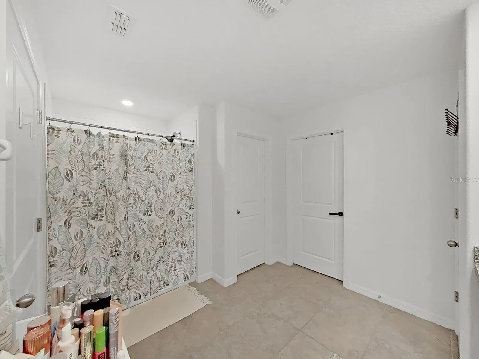 Primary Bath with dual sinks