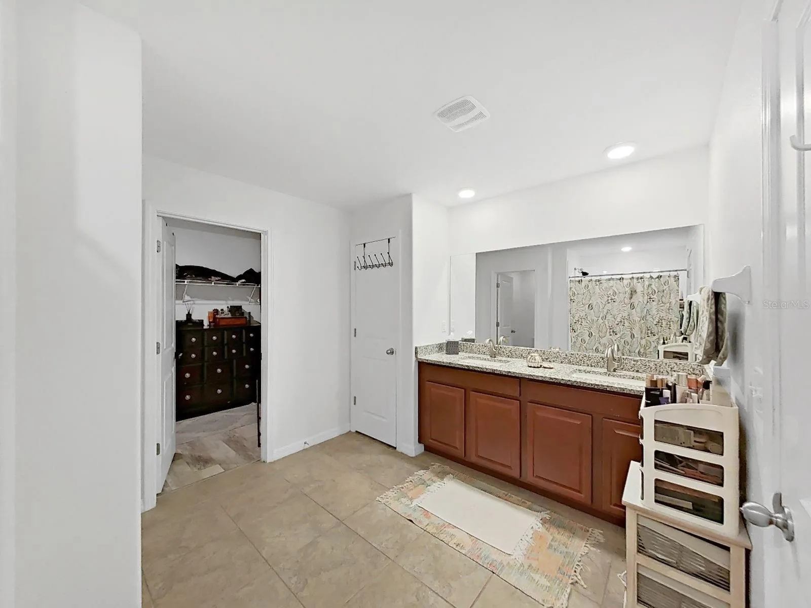 Primary Bath with dual sinks
