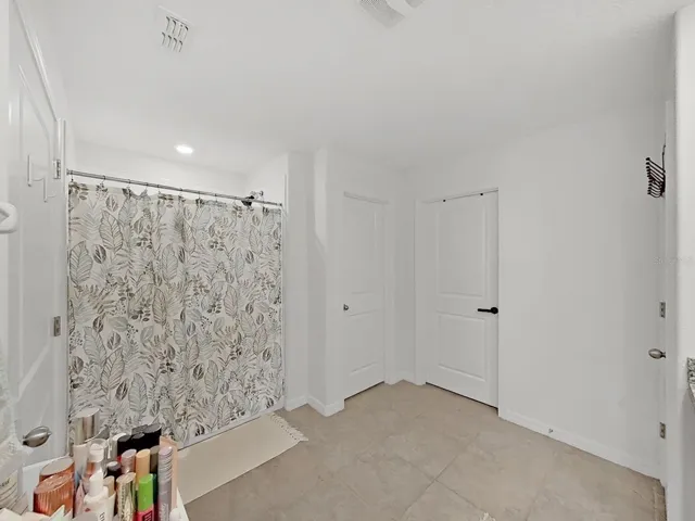 Primary Bath with dual sinks