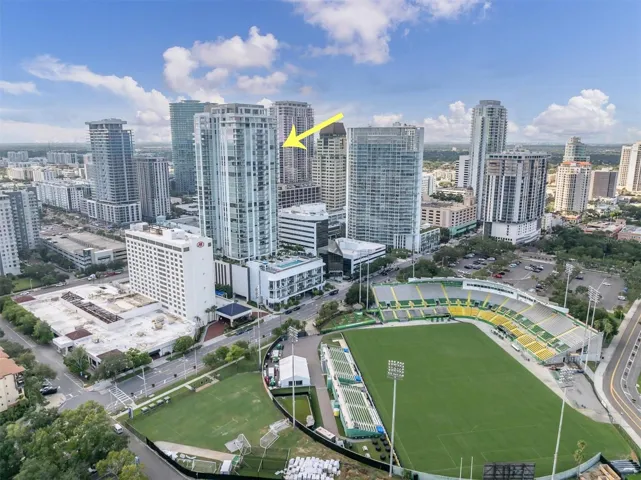 Panoramic city vistas from private amenity level.