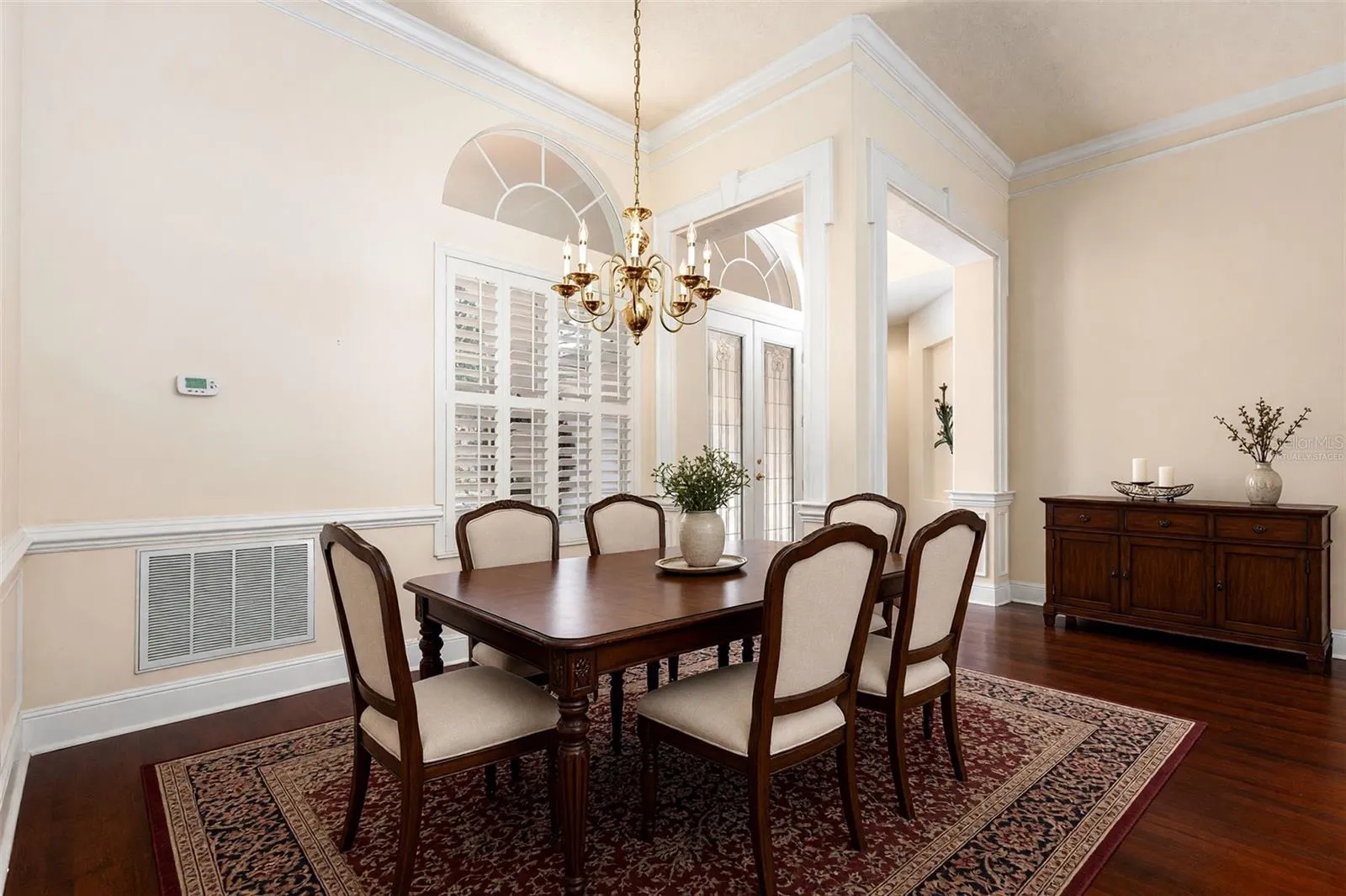 Virtually Staged Dining