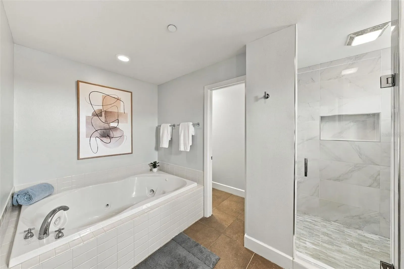 Spa like soaking tub