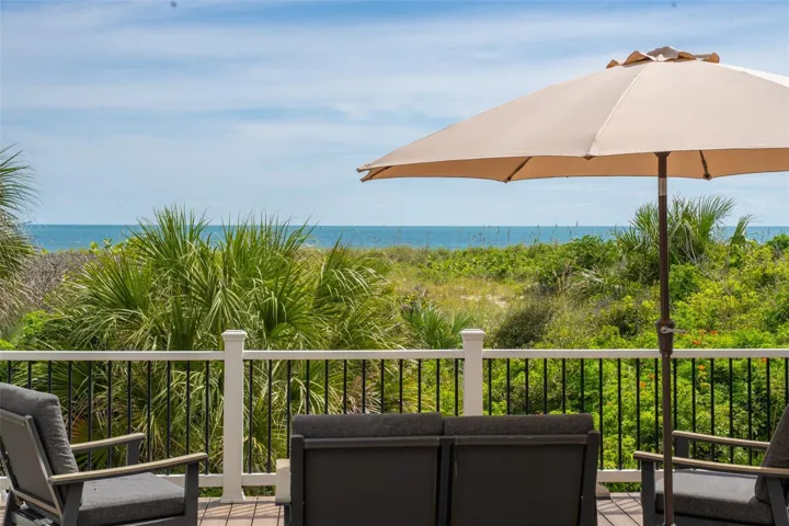 Private Beachfront Deck