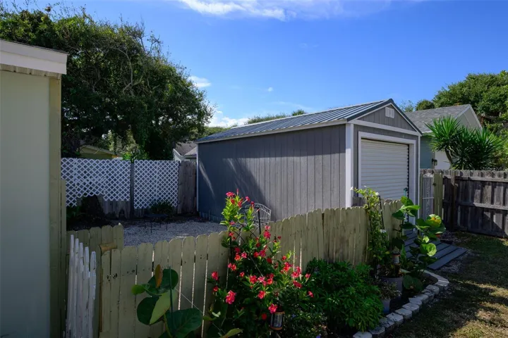 mother-in-law/cottage yard