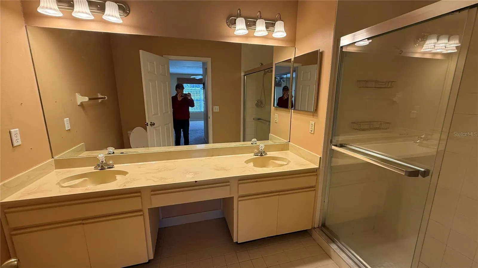 Primarty Suite Bathroom with Glassed shower