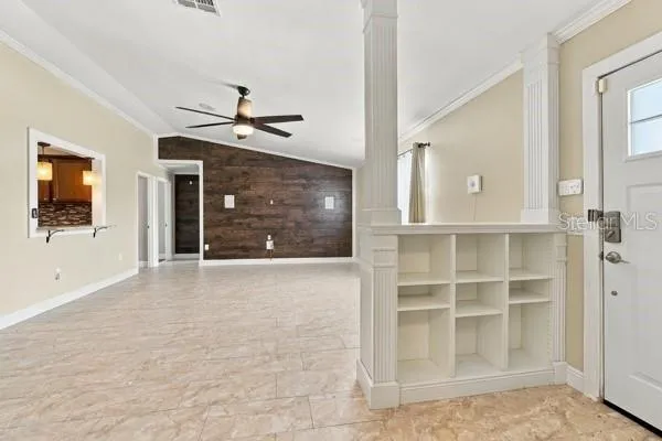 Livingroom entry