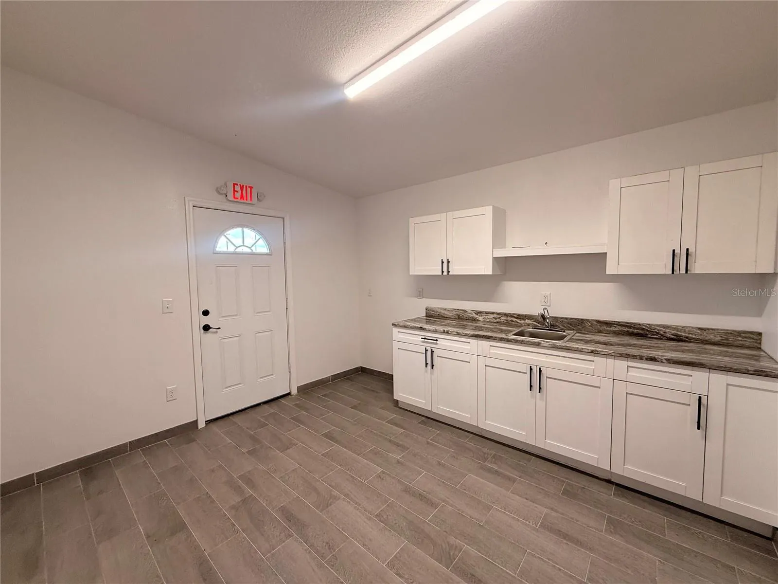 Breakroom/Kitchen