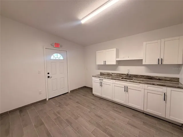 Breakroom/Kitchen