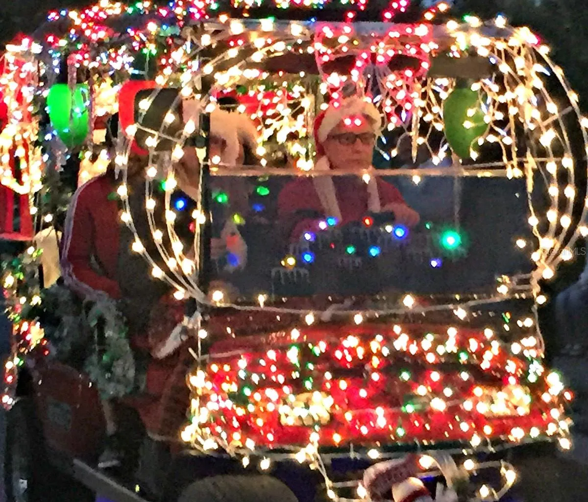 One of Ozona’s favorite traditions: the annual HOLIDAY GOLF CART PARADE, when neighbors deck out their carts and light up the community.