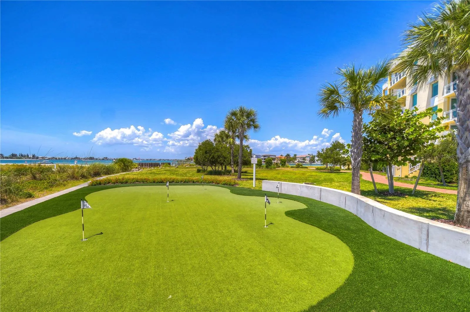 Chipping/putting green