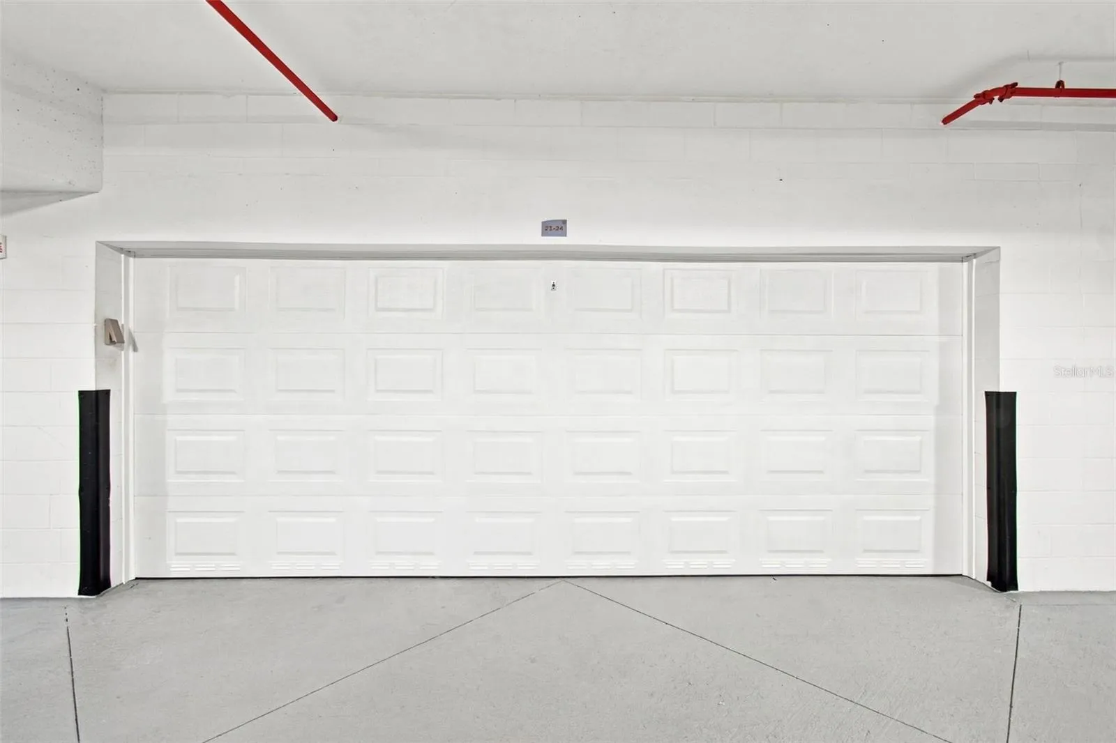 Oversized Dbl. car garage