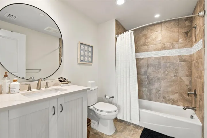 Bedroom 3 Ensuite bathroom