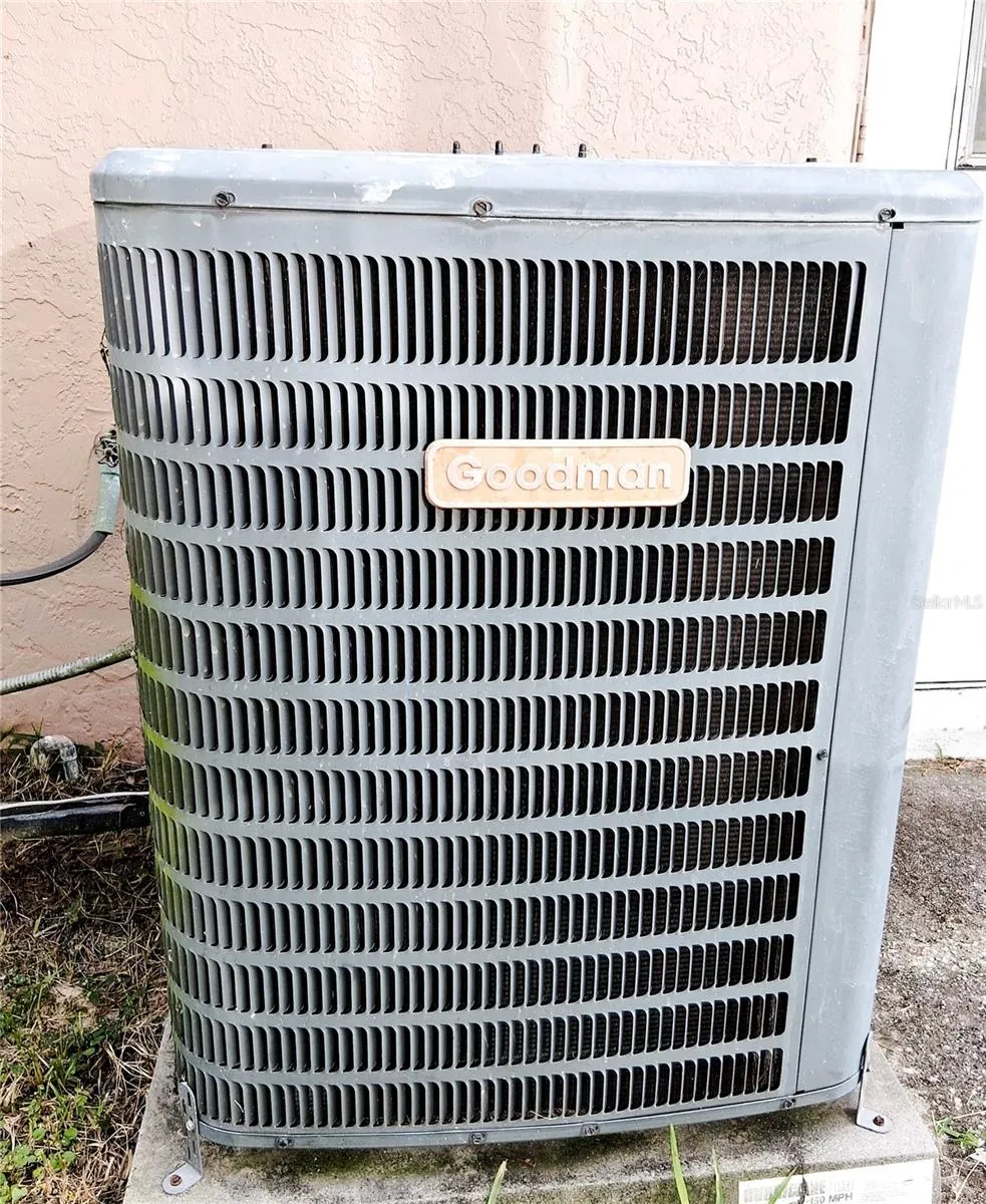 Outdoor condensing unit