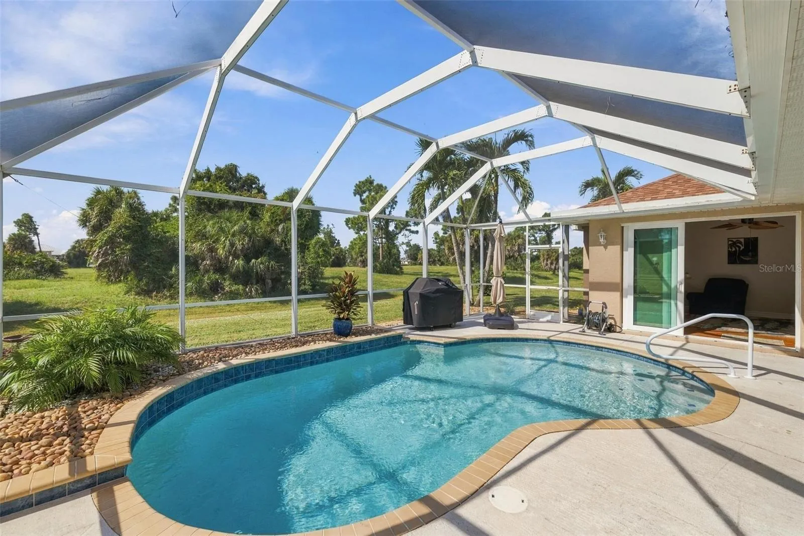 Pool with nice plant shelve.... Pool was resurfaced this year 2026