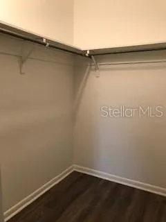 MASTER WALK-IN CLOSET