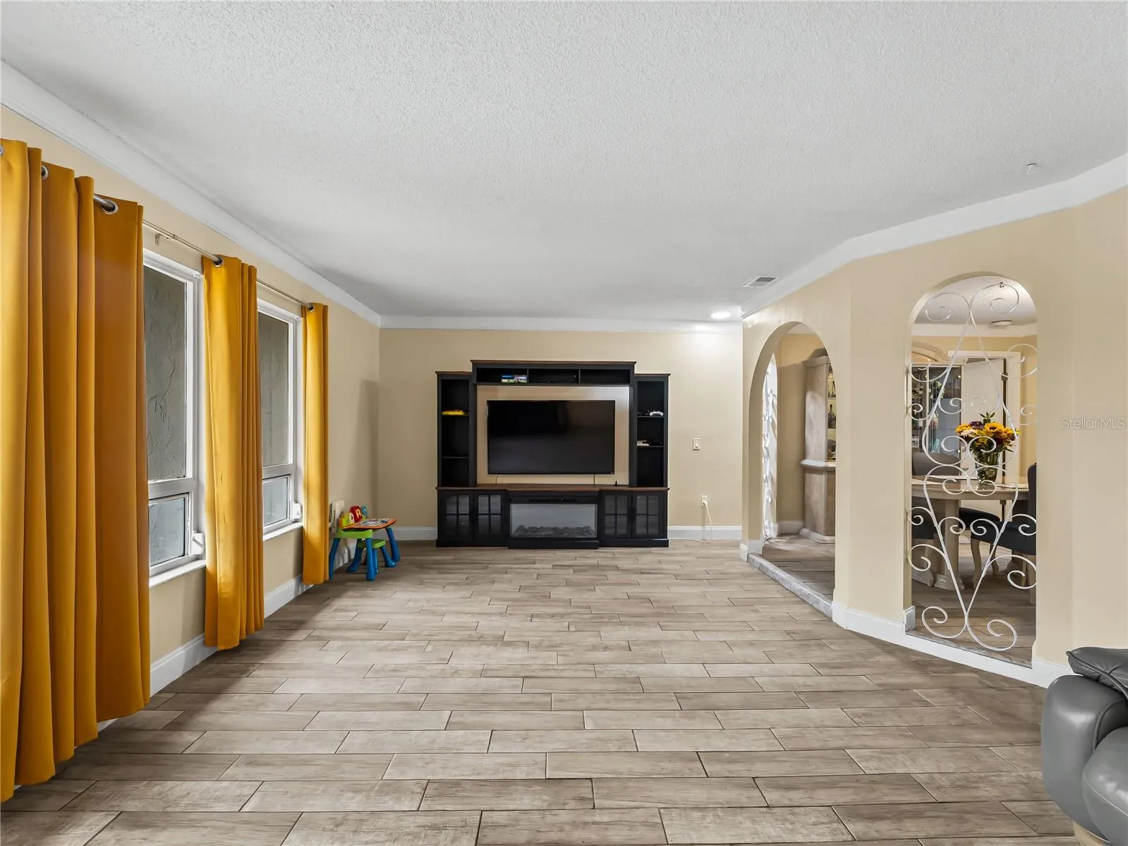 Living room.  Note the entry to the dining room on the right.