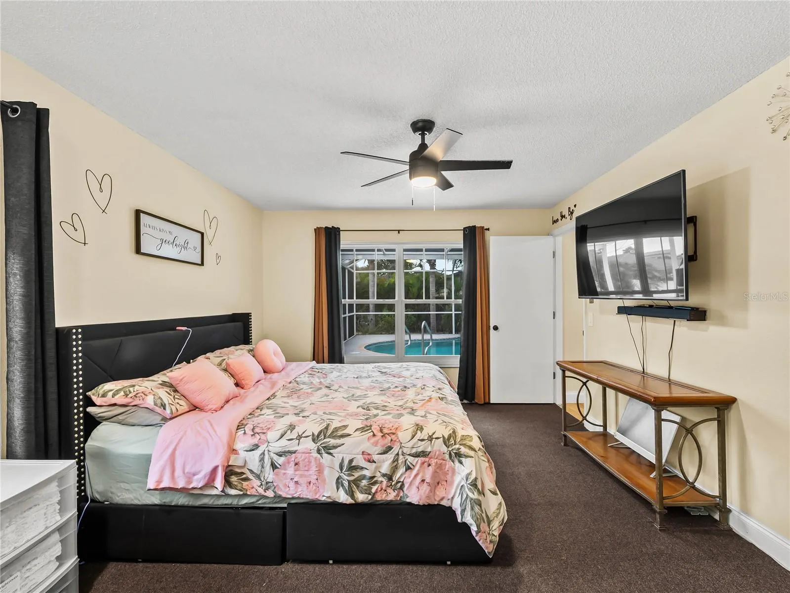 Primary bedroom - view 3.