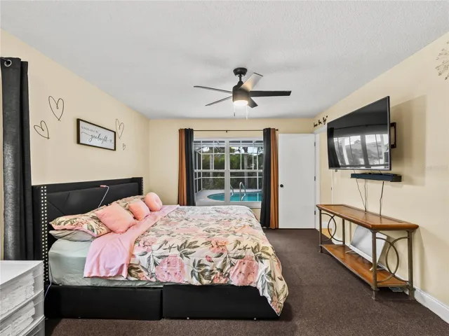 Primary bedroom - view 3.