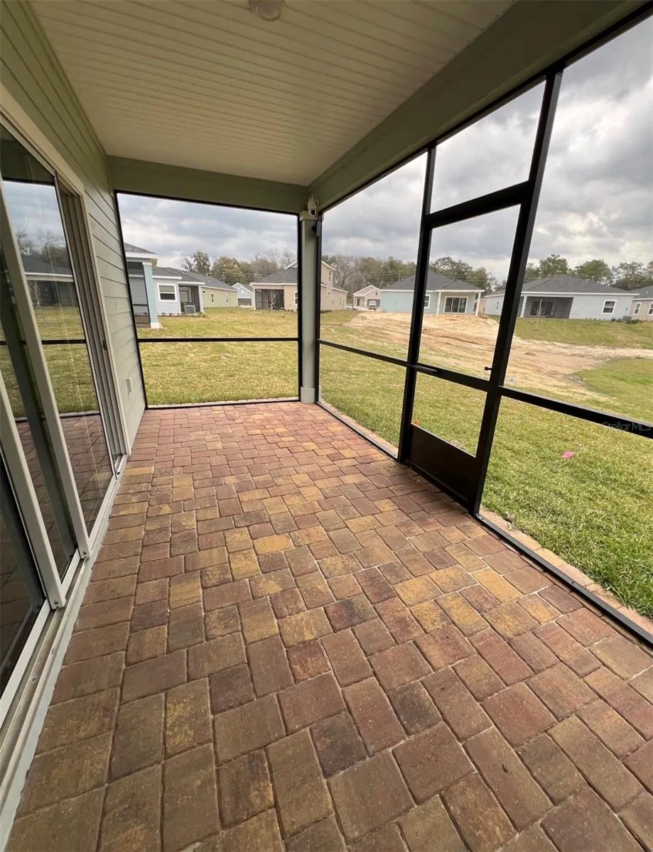 SCREENED IN LANAI