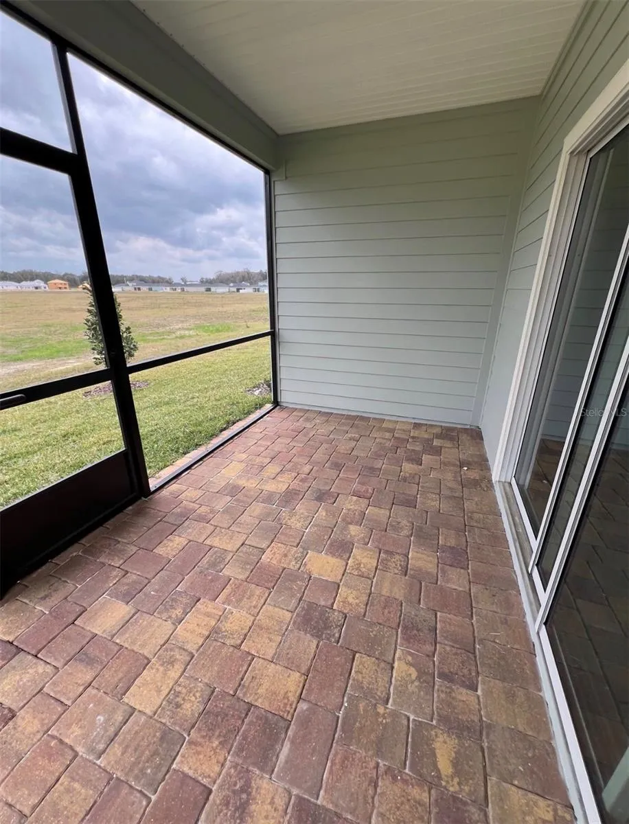 SCREENED IN LANAI