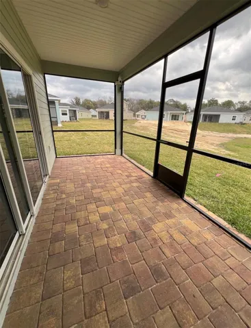 SCREENED IN LANAI