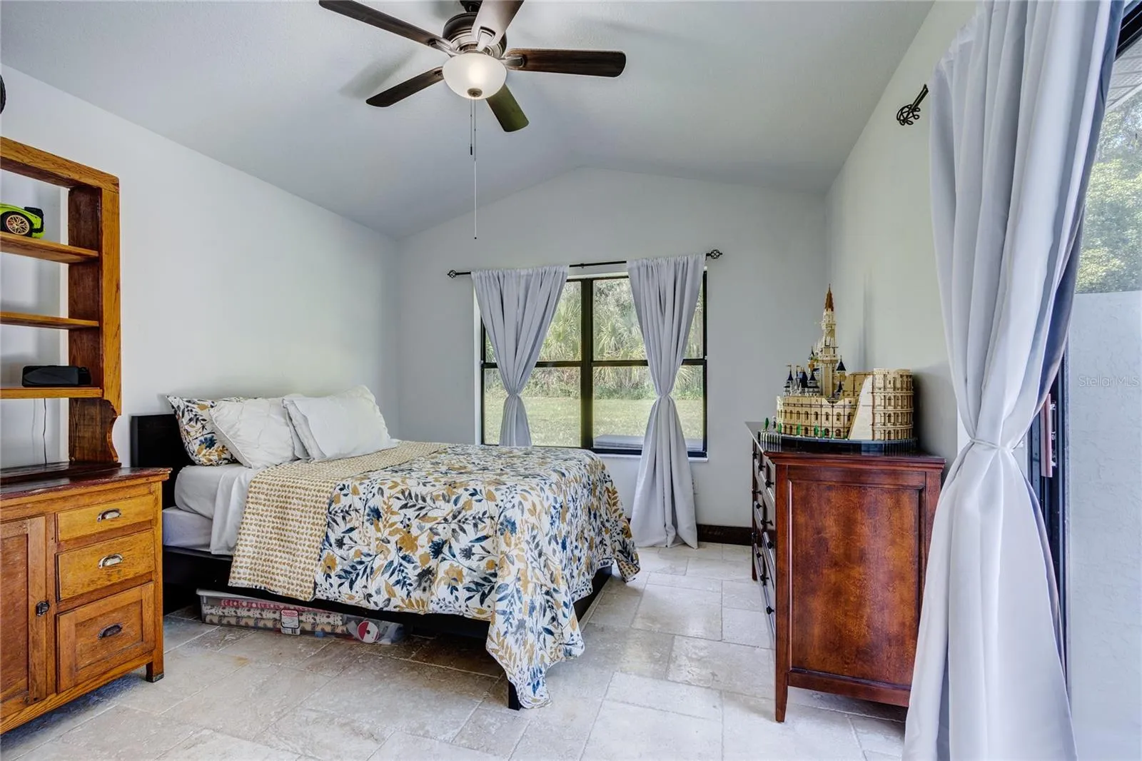 In-law suite bedroom or 5th bedroom!