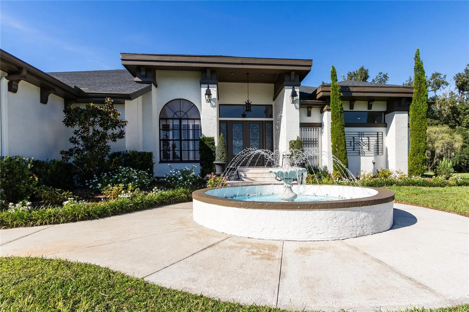 Luxurious fountain!