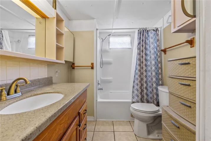 Full Bathroom