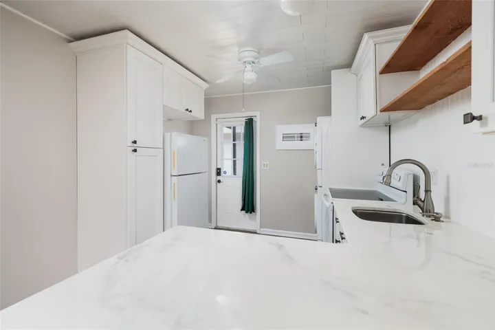 Front Entrance/Kitchen