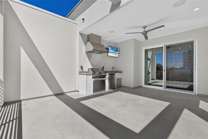 Outdoor Kitchen