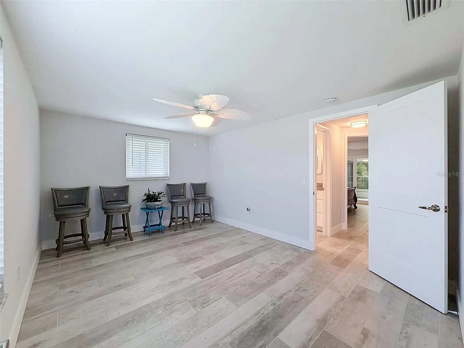 GREAT SIZE ROOM