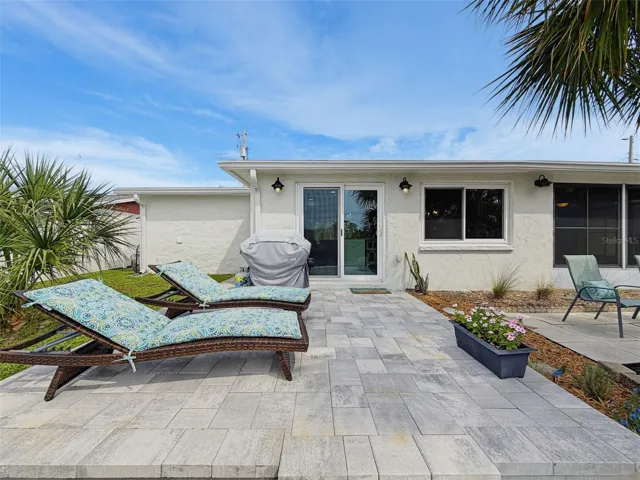 A STUNNINNG RAISED PATIO