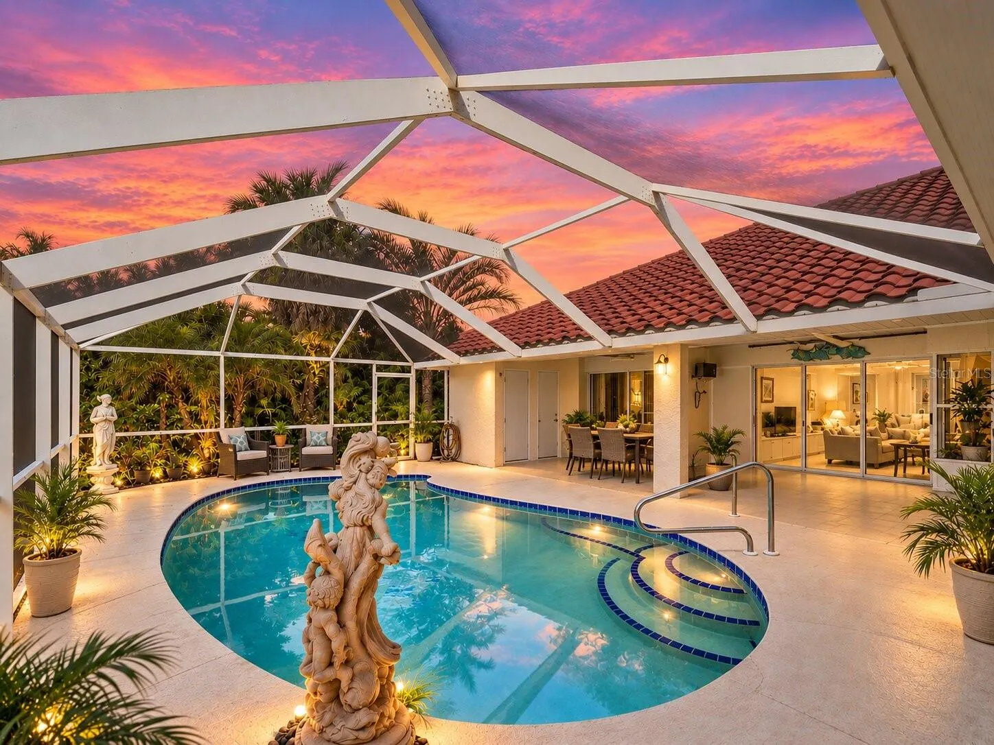 Pool_134TocopillaStreet_PuntaGorda_ScreenEnclosure_Twilight.jpg