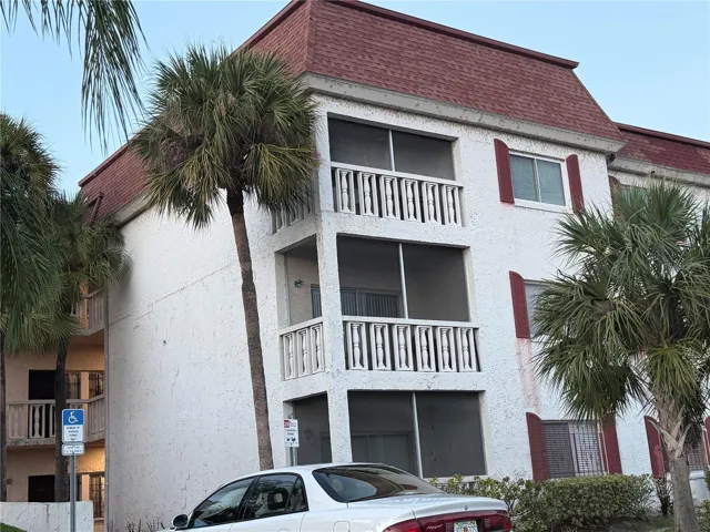 Second Floor Unit With Screened Balcony