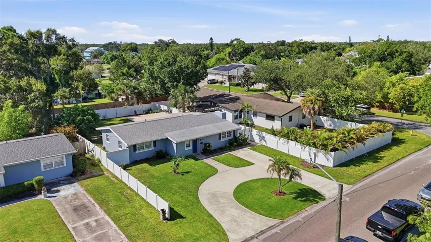 Walk to your local grocery stores-Publix/Whole Foods