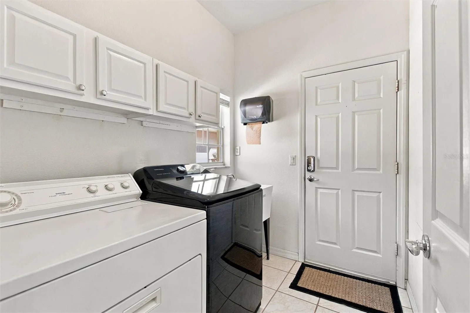 Corridor laundry